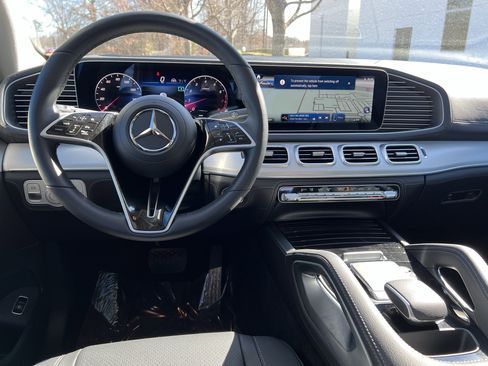 Used 2025 Mercedes-Benz GLE 350 4MATIC image 30