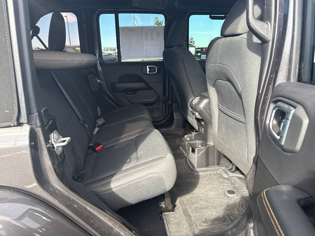 Used 2024 Jeep Wrangler Unlimited Sahara AWD/4WD image 29