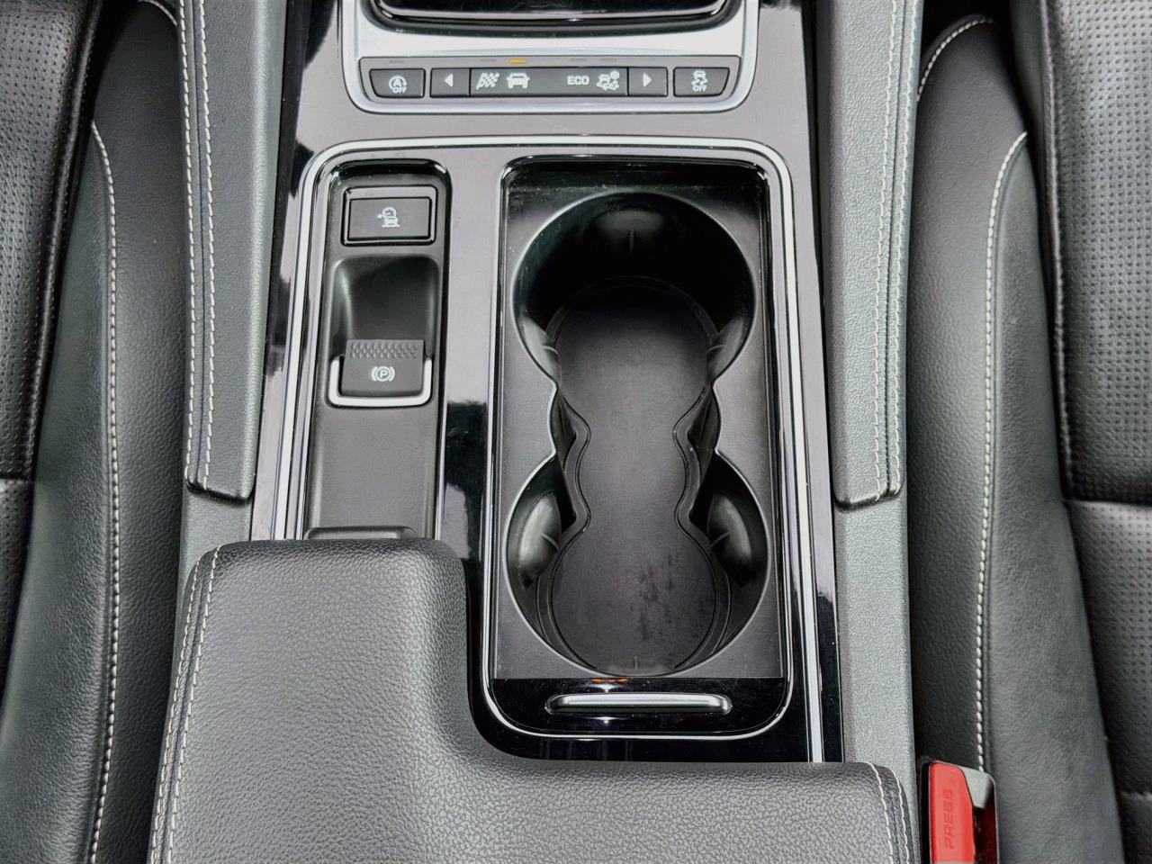 Used 2018 Jaguar F-PACE S AWD/4WD image 18