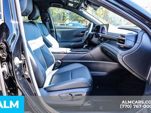 Used 2025 Toyota Crown Signia image 22