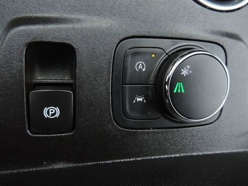 Certified 2022 Chevrolet Traverse LS image 25