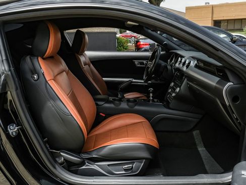 Used 2018 Ford Mustang GT RWD image 30