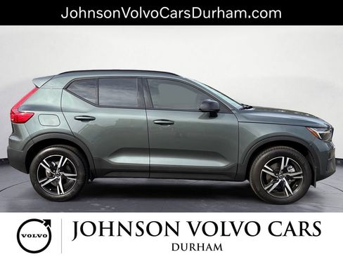 New 2026 Volvo XC40 B4 Core image 2
