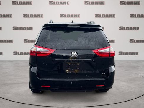 Used 2020 Toyota Sienna XLE FWD image 4