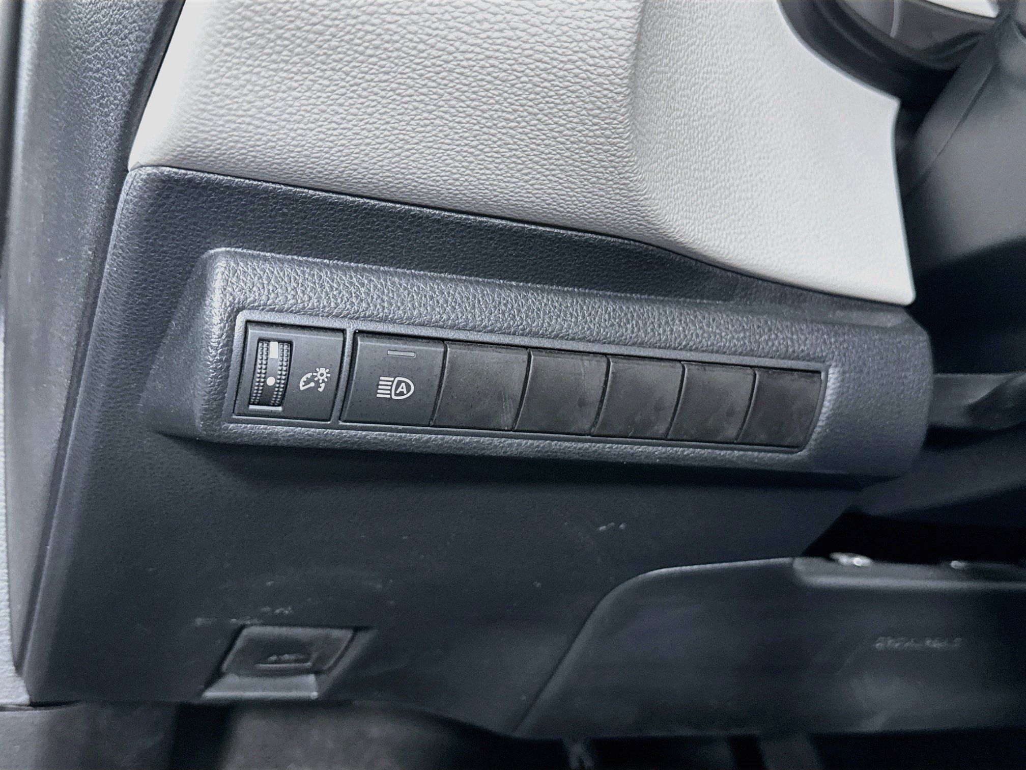 Certified 2024 Toyota Corolla LE FWD image 11