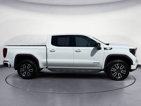 Used 2023 GMC Sierra 1500 AT4 w/ AT4 Preferred Package AWD/4WD image 9