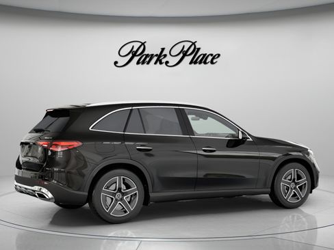 Used 2026 Mercedes-Benz GLC 300 4MATIC image 22