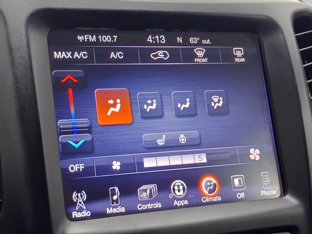 Used 2017 Jeep Cherokee Latitude w/ Cold Weather Group AWD/4WD image 33