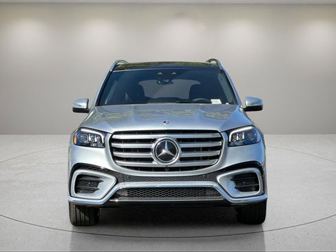 Used 2024 Mercedes-Benz GLS 450 4MATIC image 9