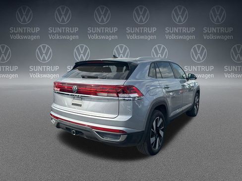 Used 2025 Volkswagen Atlas Cross Sport SE FWD image 35