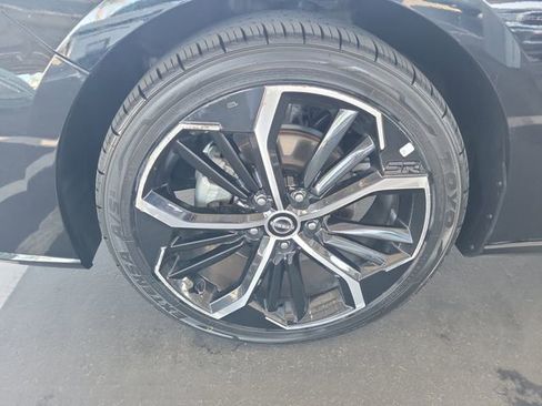 Used 2024 Nissan Altima 2.5 SR FWD image 30