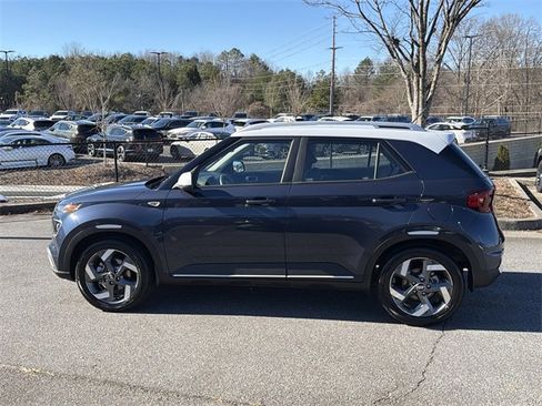 Certified 2025 Hyundai Venue Limited image 4