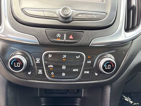 Used 2024 Chevrolet Equinox LT AWD/4WD image 29