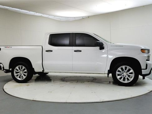 Used 2020 Chevrolet Silverado 1500 Custom w/ Custom Value Package image 8
