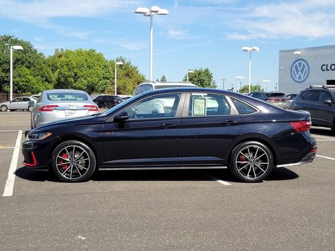 Used 2025 Volkswagen Jetta GLI Autobahn FWD image 9