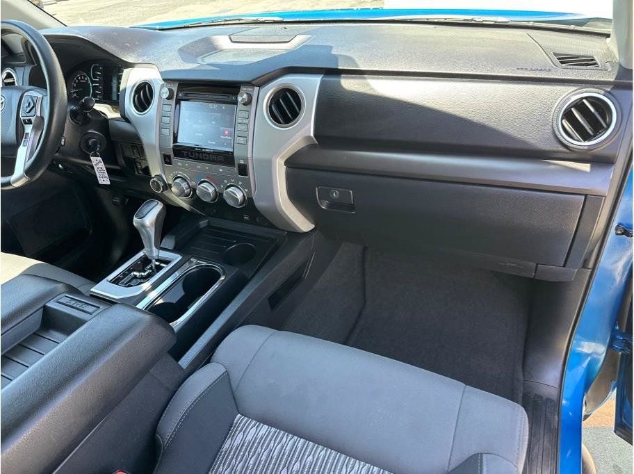 Used 2018 Toyota Tundra SR5 w/ TRD Off Road Package AWD/4WD image 19