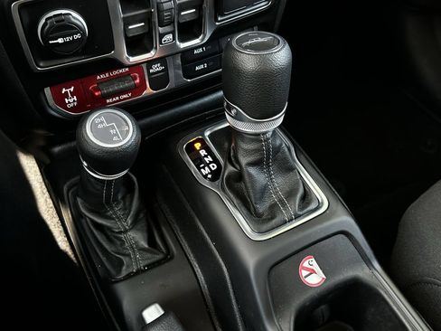 Used 2026 Jeep Gladiator Mojave AWD/4WD image 21