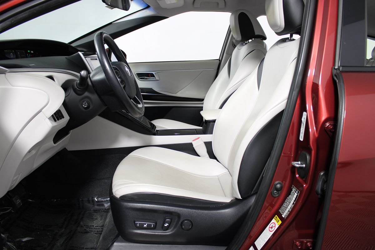 Used 2017 Toyota Mirai FWD image 9
