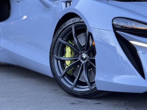 Used 2023 McLaren Artura Vision image 10