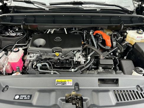 Used 2021 Toyota Highlander XLE image 33