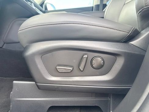 Used 2025 Ford Explorer Active w/ Active Comfort Package RWD image 27