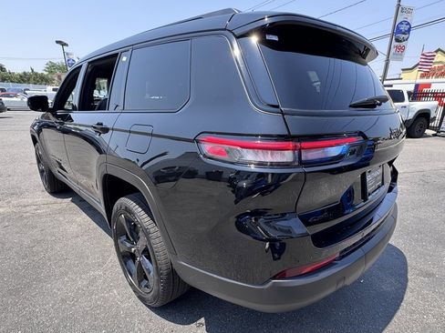 New 2025 Jeep Grand Cherokee L Limited w/ Black Appearance Package image 5