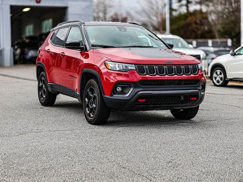 Used 2024 Jeep Compass Trailhawk image 4