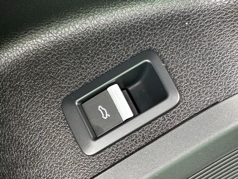 Used 2020 Audi SQ5 Prestige w/ Prestige Package AWD/4WD image 10