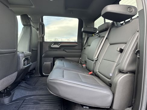 Used 2024 GMC Sierra 3500 Denali w/ Denali Reserve Package image 31