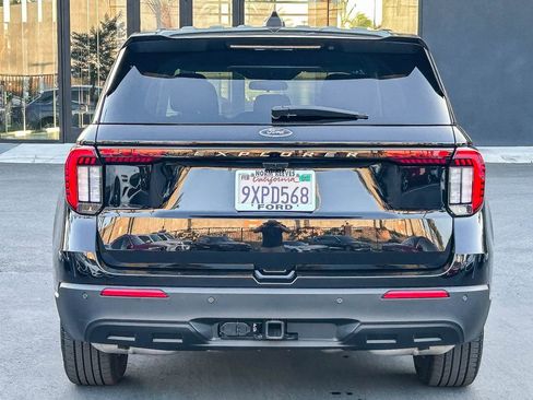 Used 2026 Ford Explorer Active RWD image 8