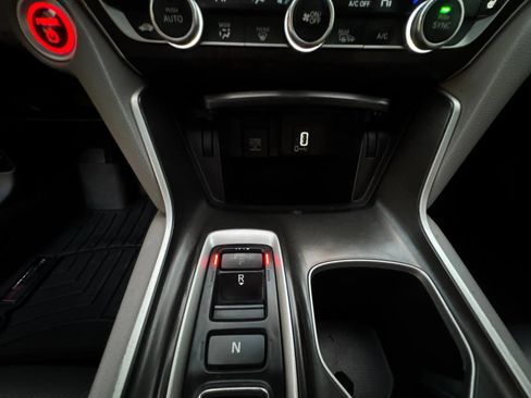 Used 2018 Honda Accord EX image 31