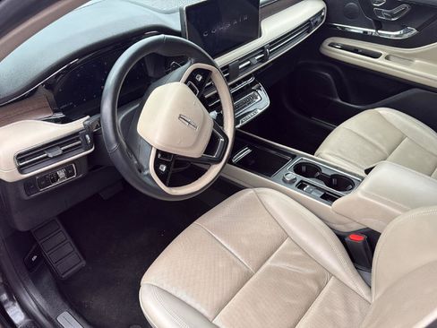 Used 2025 Lincoln Corsair Reserve AWD/4WD image 8