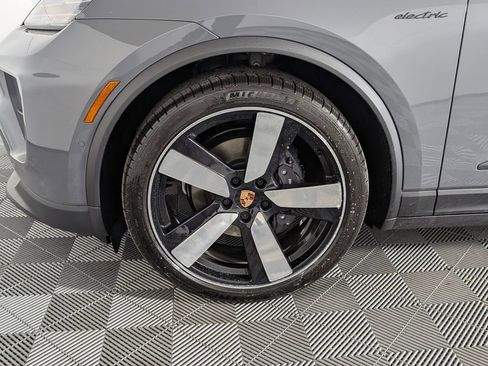 New 2025 Porsche Macan 4 Electric image 11