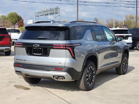 New 2026 Chevrolet Traverse Z71 w/ Enhanced Driving Package image 3