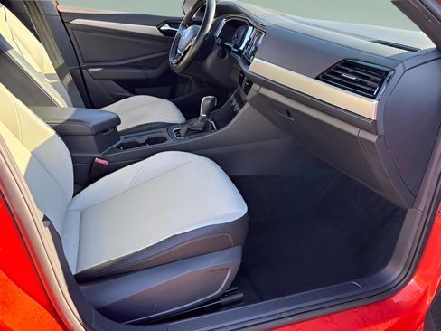 Used 2019 Volkswagen Jetta R-Line image 32