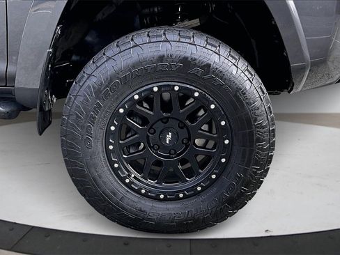 Used 2022 Toyota 4Runner TRD Off-Road image 32