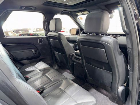 Used 2018 Land Rover Discovery SE image 61