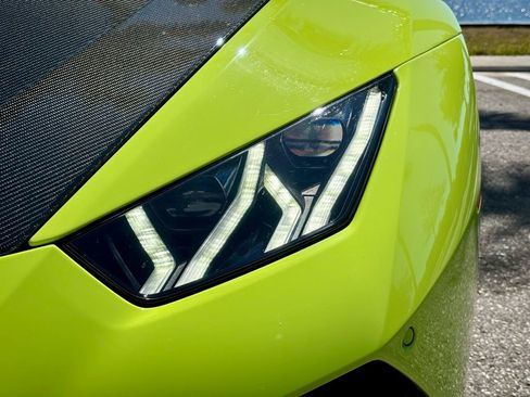 Used 2022 Lamborghini Huracan EVO RWD image 24
