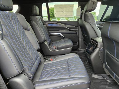 New 2026 Cadillac Escalade IQL Sport 1 w/ LPO, Floor Liner Package AWD/4WD image 31