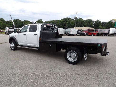 Used 2024 RAM 5500 Tradesman w/ Chrome Appearance Group AWD/4WD image 4