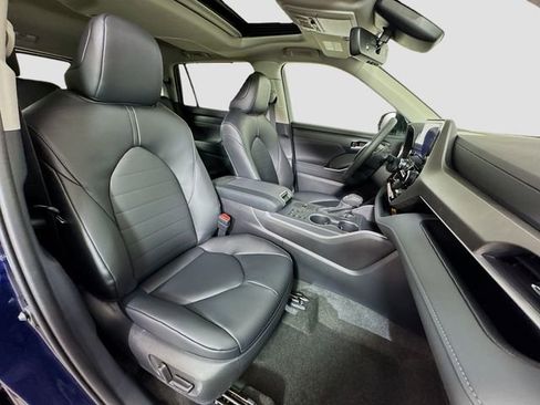New 2026 Toyota Highlander XLE image 30