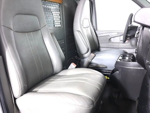 Used 2014 Chevrolet Express 2500 Extended RWD image 30