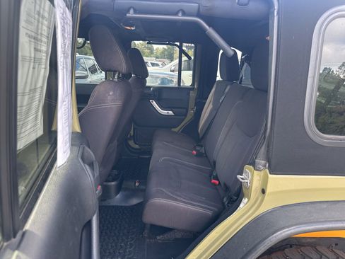Used 2013 Jeep Wrangler Unlimited Rubicon w/ Dual Top Group image 8