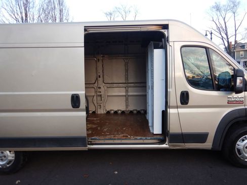 Used 2014 RAM ProMaster 2500 w/ Interior Convenience Group image 18