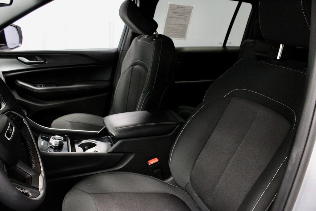 Used 2024 Jeep Grand Cherokee L Laredo AWD/4WD image 25
