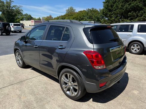 Used 2019 Chevrolet Trax Premier w/ LPO, Cargo Package FWD image 2