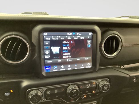 Used 2023 Jeep Wrangler Unlimited Rubicon AWD/4WD image 18
