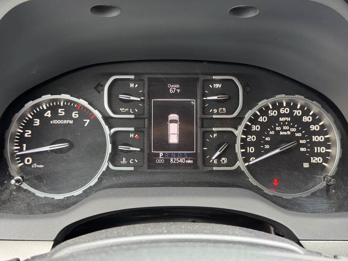 Used 2018 Toyota Tundra SR5 w/ SR5 Upgrade Package RWD image 32