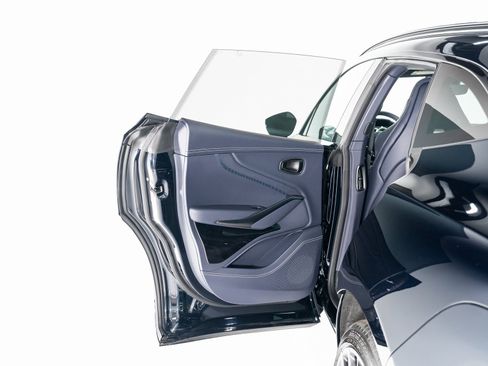 Used 2025 Aston Martin DBX 707 image 21