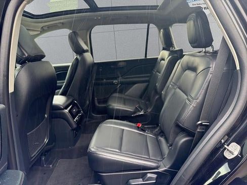 Used 2025 Lincoln Aviator AWD w/ Jet Appearance Package image 22